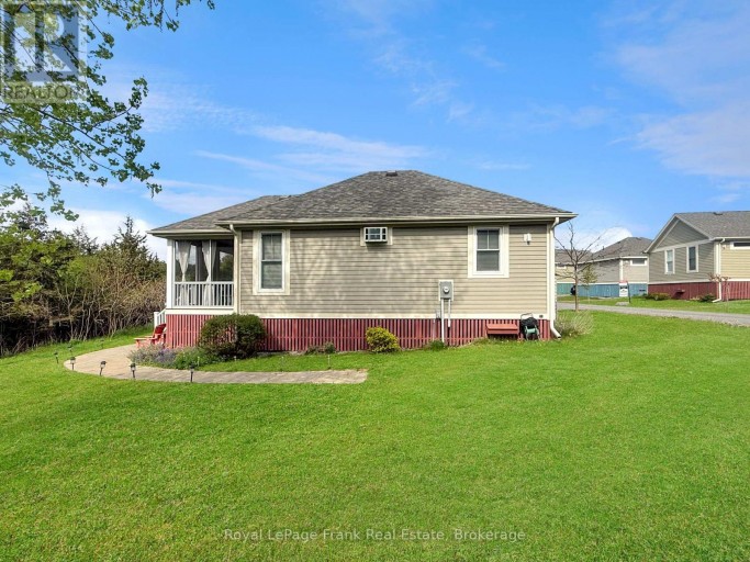85 - 87 BUTTERNUT LANE, Prince Edward County (Athol Ward), Ontario, K0K1P0