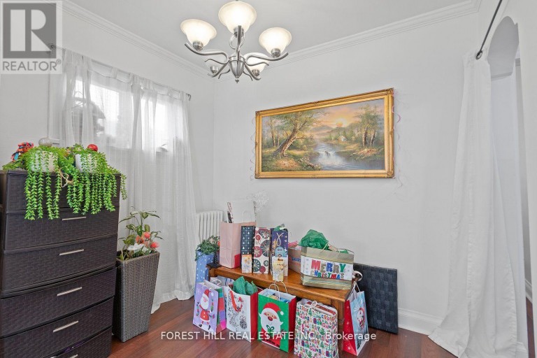 MAIN - 55 HARTLEY AVENUE, Toronto (Briar Hill-Belgravia), Ontario, M6E4E9