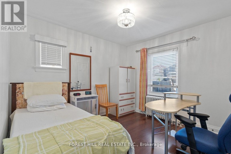 MAIN - 55 HARTLEY AVENUE, Toronto (Briar Hill-Belgravia), Ontario, M6E4E9