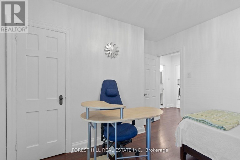 MAIN - 55 HARTLEY AVENUE, Toronto (Briar Hill-Belgravia), Ontario, M6E4E9