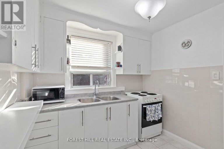 MAIN - 55 HARTLEY AVENUE, Toronto (Briar Hill-Belgravia), Ontario, M6E4E9