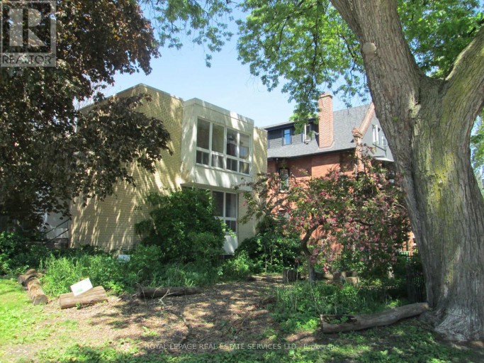 276 GLADSTONE AVENUE, Toronto (Little Portugal), Ontario, M6J3L6