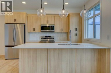 14832 1 Street NW Calgary Alberta photo 2