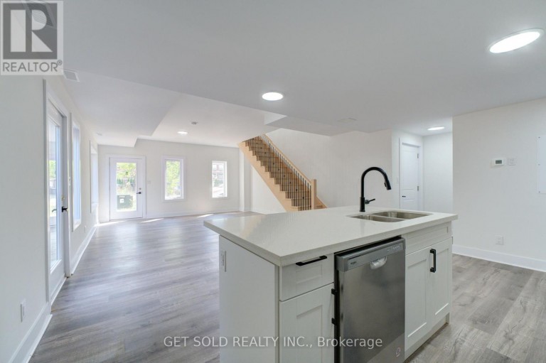 8 - 6701 THOROLD STONE ROAD, Niagara Falls (Stamford), Ontario, L2J1B3