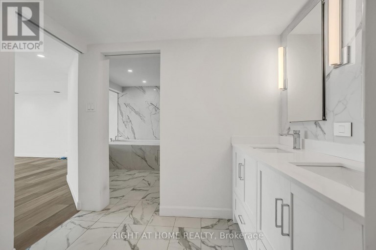 3008 - 99 HARBOUR SQUARE, Toronto (Waterfront Communities), Ontario, M5J2H2