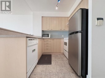 3006 - 36 LEE CENTRE DRIVE Toronto (Woburn) Ontario photo 4