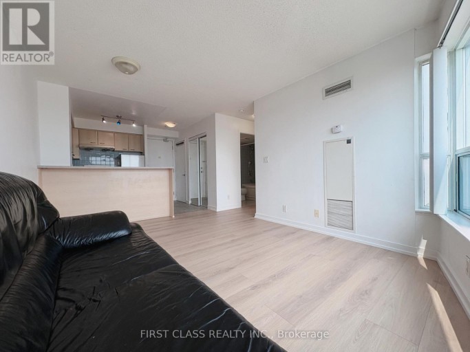 3006 - 36 LEE CENTRE DRIVE, Toronto (Woburn), Ontario, M1H3K2