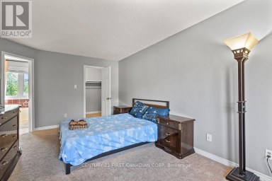 106 PINE VALLEY DRIVE London South (South N) Ontario photo 27