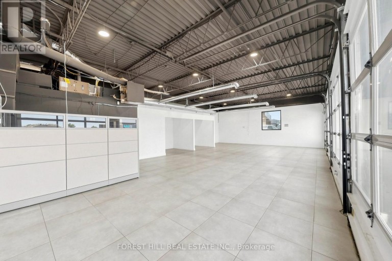 1502 SPEERS ROAD, Oakville (QE Queen Elizabeth), Ontario, L6L2X7