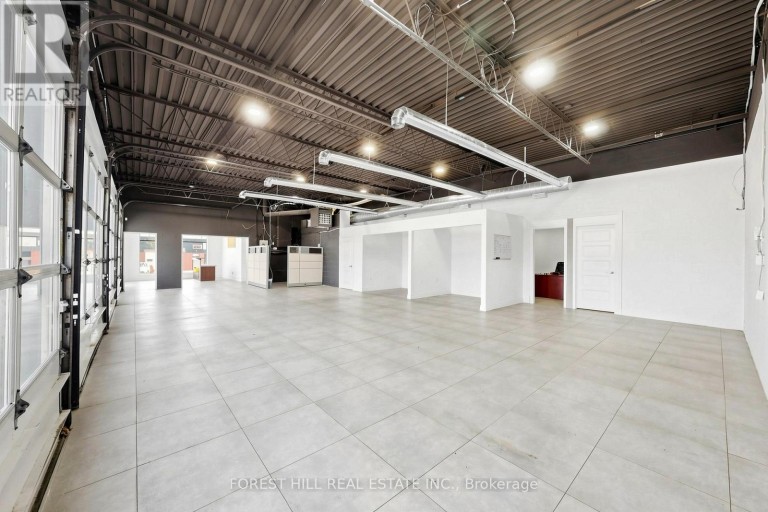 1502 SPEERS ROAD, Oakville (QE Queen Elizabeth), Ontario, L6L2X7