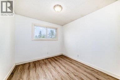544 Penworth Way SE Calgary Alberta photo 11