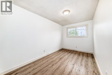 544 Penworth Way SE Calgary Alberta photo 13