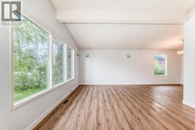 544 Penworth Way SE Calgary Alberta photo 4