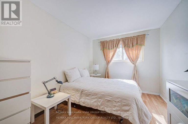 9 BUR OAK WAY, Toronto (Glenfield-Jane Heights), Ontario, M3L2G3