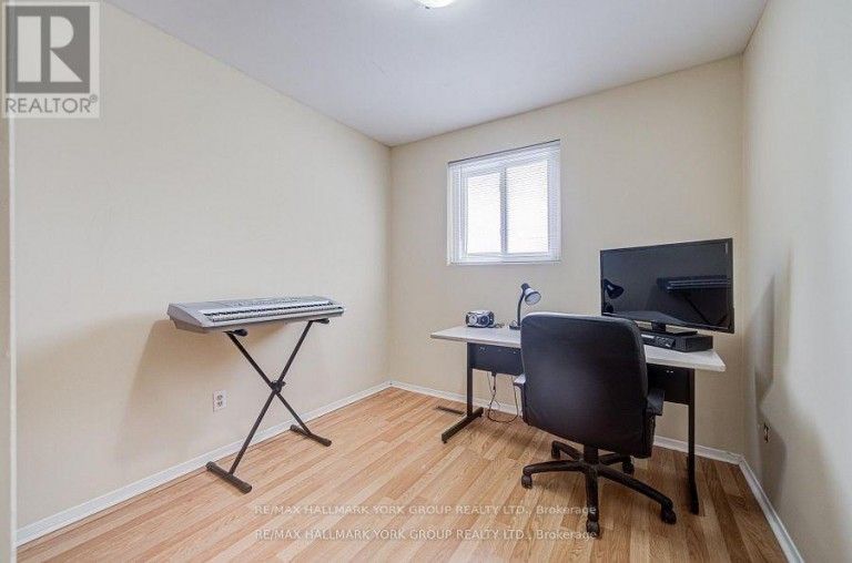 9 BUR OAK WAY, Toronto (Glenfield-Jane Heights), Ontario, M3L2G3