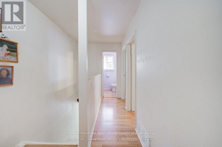 9 BUR OAK WAY, Toronto (Glenfield-Jane Heights), Ontario, M3L2G3