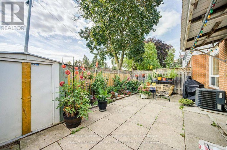 9 BUR OAK WAY, Toronto (Glenfield-Jane Heights), Ontario, M3L2G3
