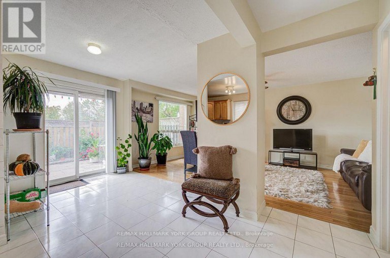9 BUR OAK WAY, Toronto (Glenfield-Jane Heights), Ontario, M3L2G3