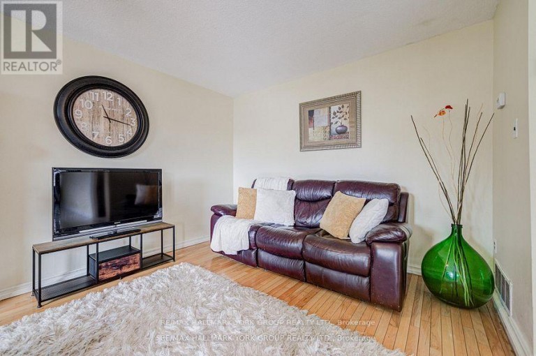 9 BUR OAK WAY, Toronto (Glenfield-Jane Heights), Ontario, M3L2G3
