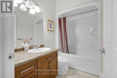 7119 CLAYTON WALK London South (South V) Ontario photo 20