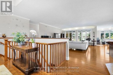 7119 CLAYTON WALK London South (South V) Ontario photo 3