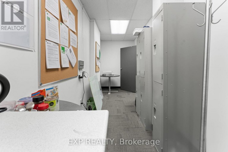 258 LAKESHORE ROAD E, Mississauga (Port Credit), Ontario, L5G1G9