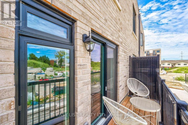 27 SPRUCE PINES CRESCENT, Toronto (Victoria Village), Ontario, M4A0A9