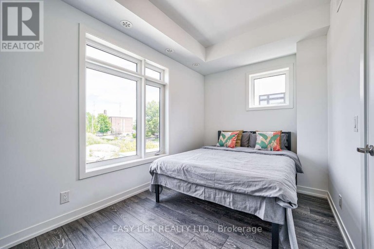 27 SPRUCE PINES CRESCENT, Toronto (Victoria Village), Ontario, M4A0A9