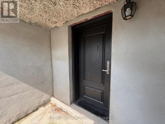 LOWER LEVEL - 32 HARROW DRIVE Toronto (Brookhaven-Amesbury) Ontario photo 2