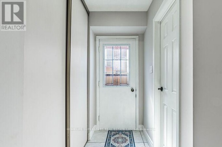 18 PLUTO DRIVE, Brampton (Madoc), Ontario, L6V3W5