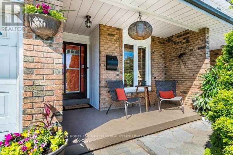18 PLUTO DRIVE, Brampton (Madoc), Ontario, L6V3W5