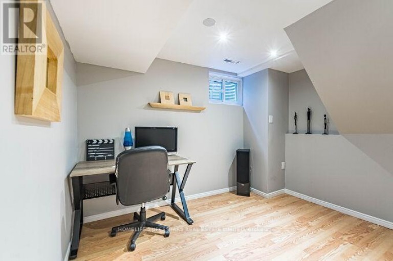 18 PLUTO DRIVE, Brampton (Madoc), Ontario, L6V3W5