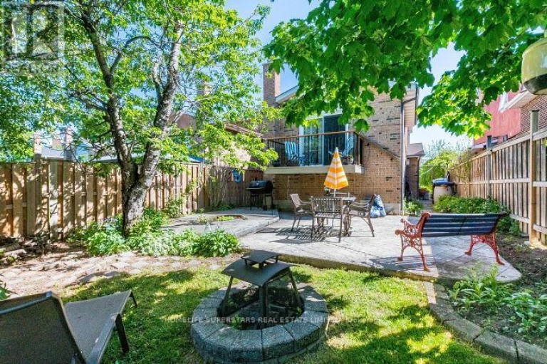 18 PLUTO DRIVE, Brampton (Madoc), Ontario, L6V3W5