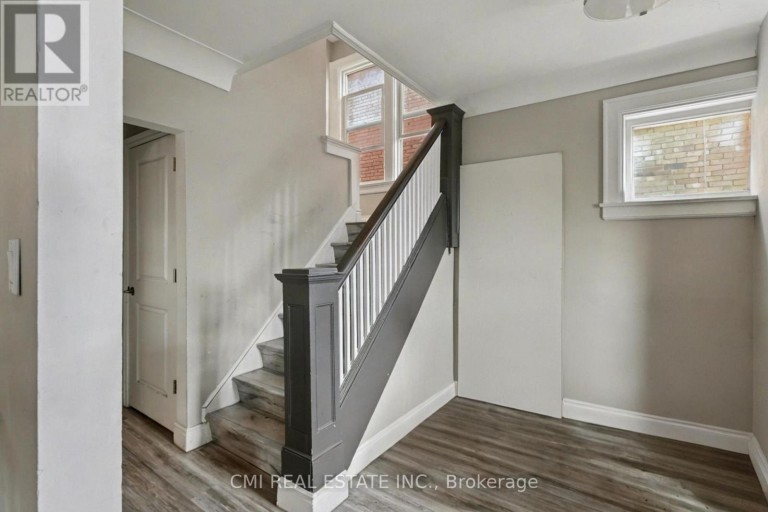 122 MONTROSE STREET, Windsor, Ontario, N8X1A3