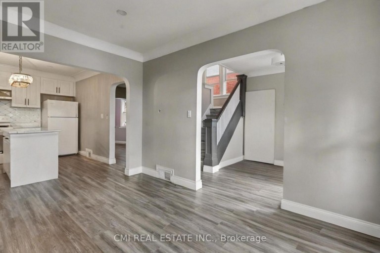 122 MONTROSE STREET, Windsor, Ontario, N8X1A3