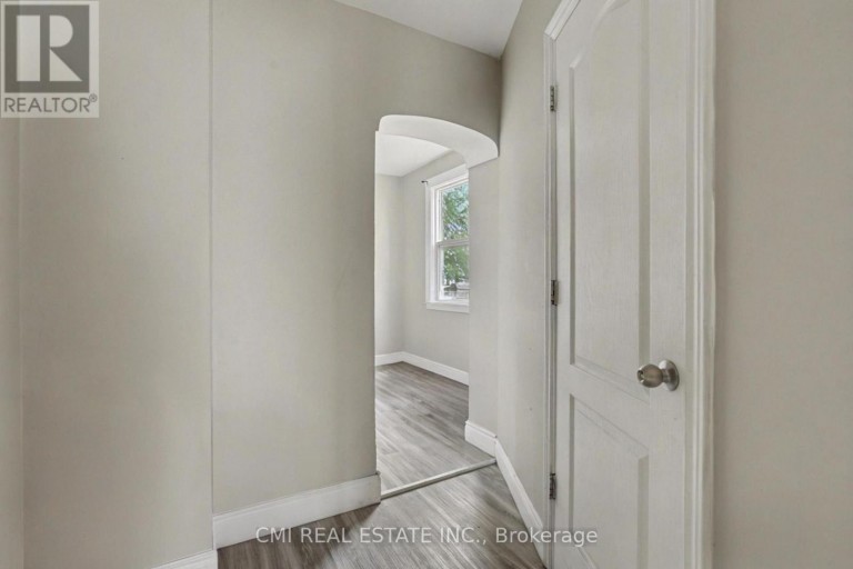 122 MONTROSE STREET, Windsor, Ontario, N8X1A3