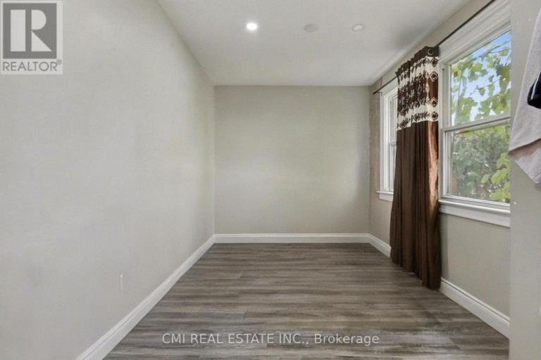 122 MONTROSE STREET, Windsor, Ontario, N8X1A3