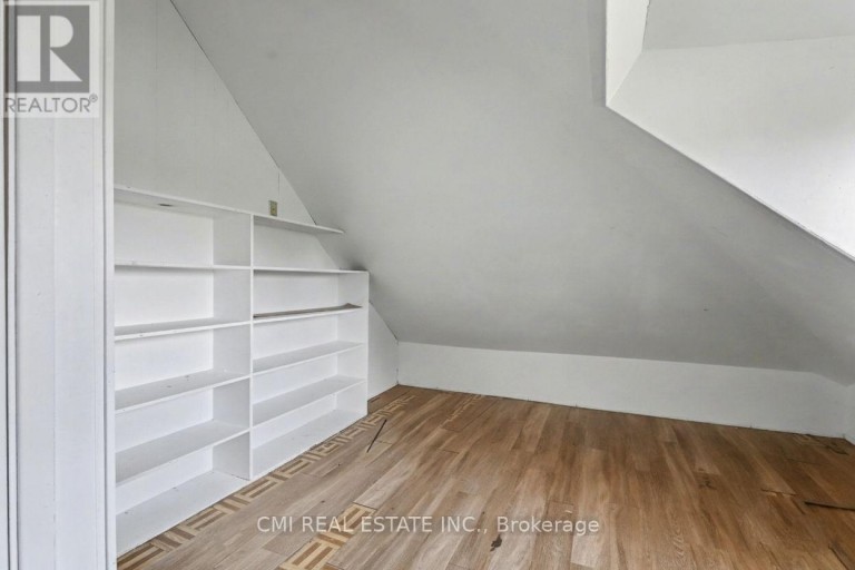 122 MONTROSE STREET, Windsor, Ontario, N8X1A3