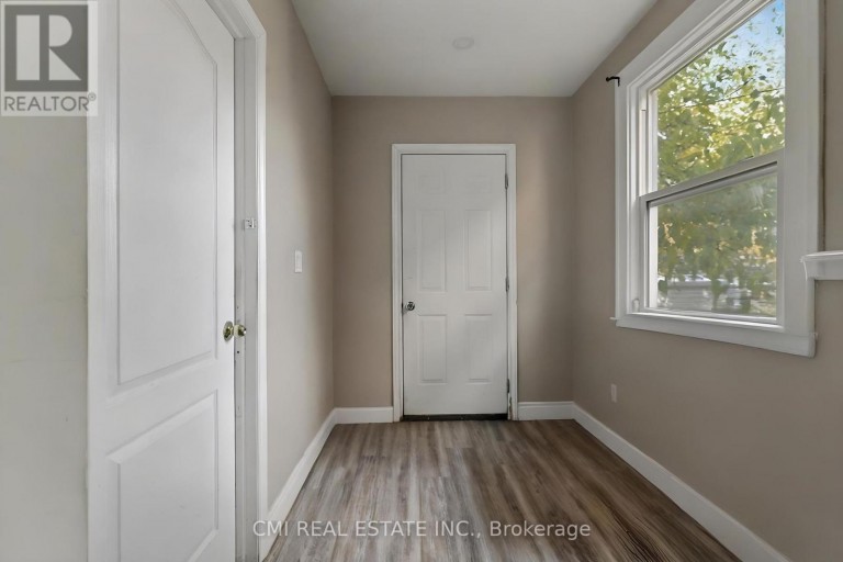 122 MONTROSE STREET, Windsor, Ontario, N8X1A3