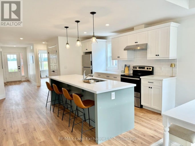 102 EAGLE COURT, Saugeen Shores, Ontario, N0H2C3