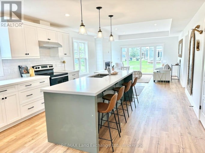 102 EAGLE COURT, Saugeen Shores, Ontario, N0H2C3