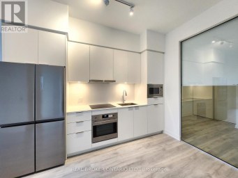 N625 - 7 GOLDEN LION HEIGHTS Toronto (Newtonbrook East) Ontario photo 2