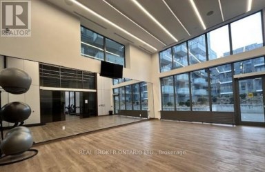 N625 - 7 GOLDEN LION HEIGHTS Toronto (Newtonbrook East) Ontario photo 21