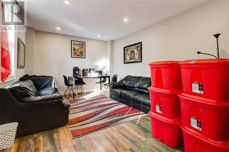 B - 382 CANNON STREET E, Hamilton (Landsdale), Ontario, L8L2C4