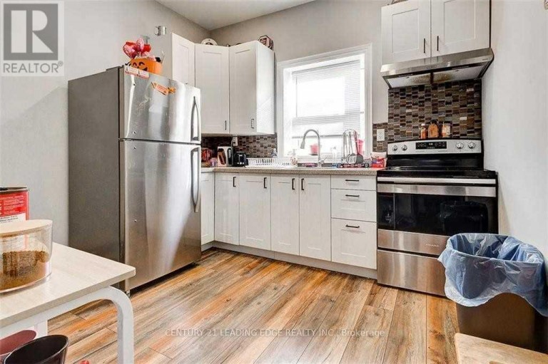 B - 382 CANNON STREET E, Hamilton (Landsdale), Ontario, L8L2C4