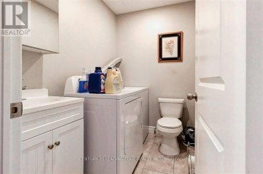 B - 382 CANNON STREET E Hamilton (Landsdale) Ontario photo 6
