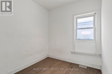 208 MAITLAND STREET London East (East K) Ontario photo 10