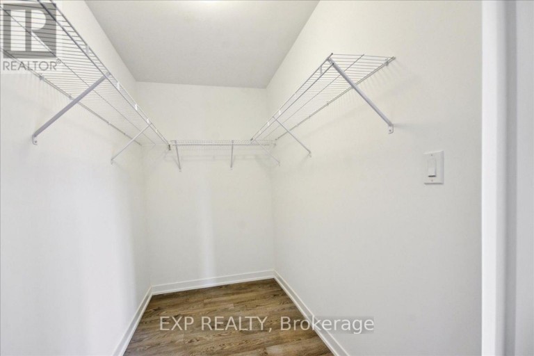 72 TURTLE ISLAND ROAD, Toronto (Englemount-Lawrence), Ontario, M6A0G2