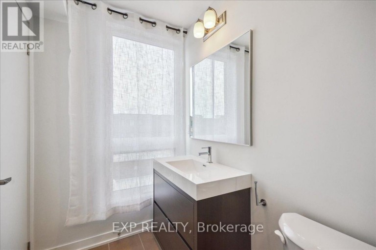 72 TURTLE ISLAND ROAD, Toronto (Englemount-Lawrence), Ontario, M6A0G2