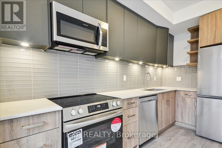72 TURTLE ISLAND ROAD, Toronto (Englemount-Lawrence), Ontario, M6A0G2